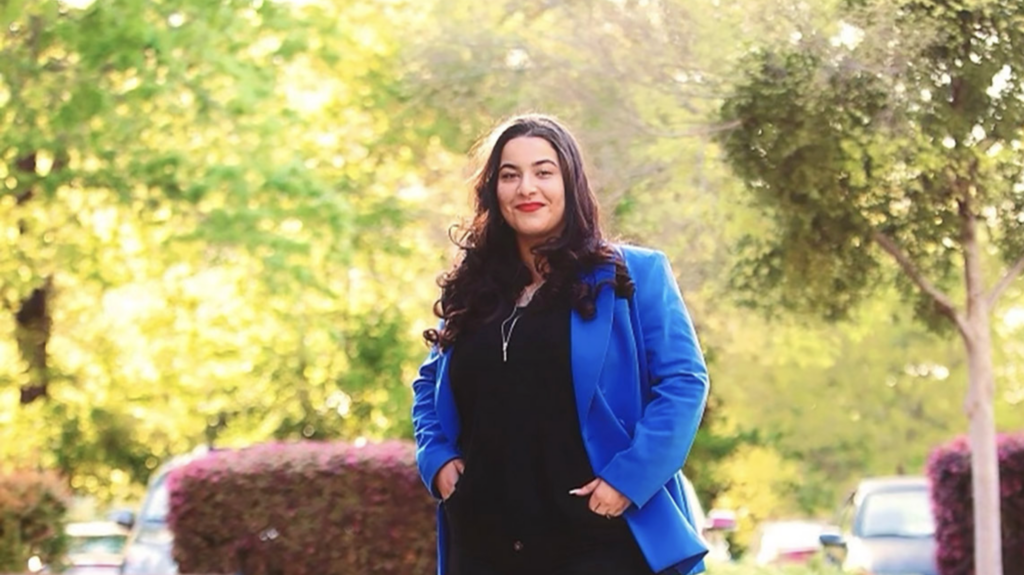Image of Nora Jalal, UNCG freshman, Business Administration Student, and Co-Owner of Yo Momma Stacks